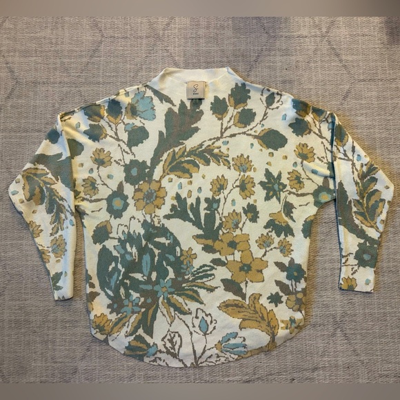 Sioni Tops - Sioni Leaf Patterned Knit Top in Cream and Green